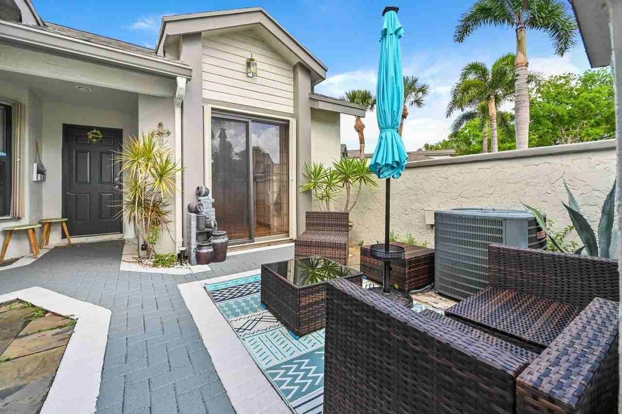 1012 Landings Blvd - Photo 4 of 21