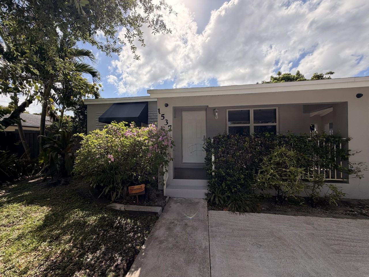 1537 Nw 2nd Ave - Photo 2 of 22