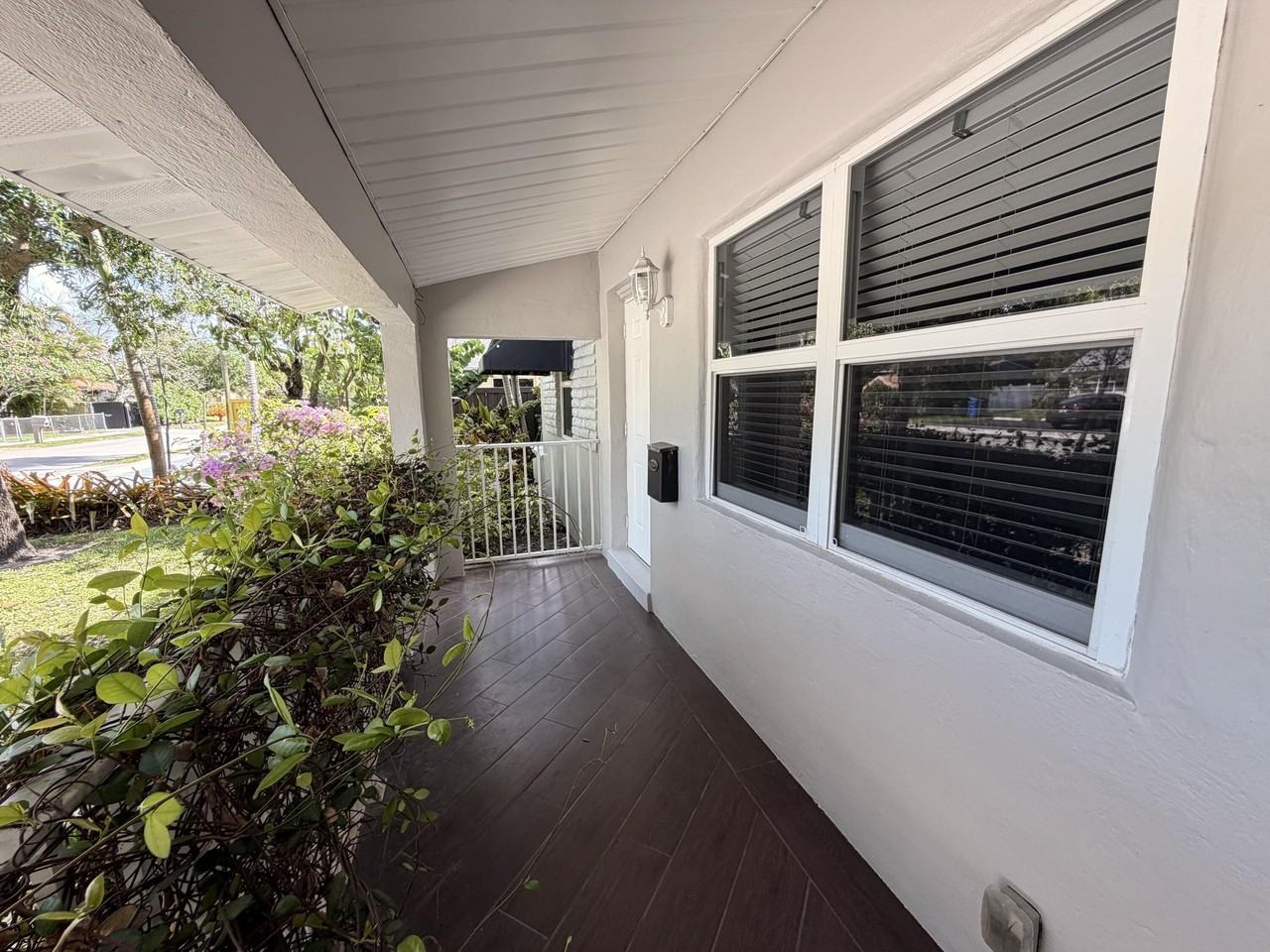 1537 Nw 2nd Ave - Photo 5 of 22