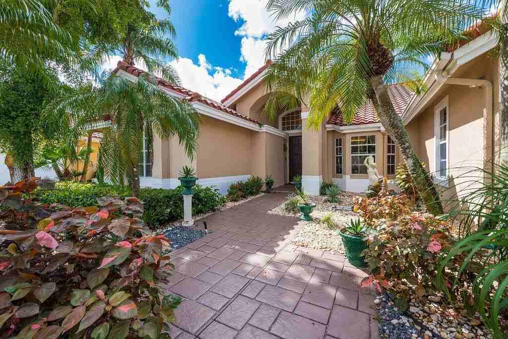 7828 Dorchester Rd - Photo 5 of 50