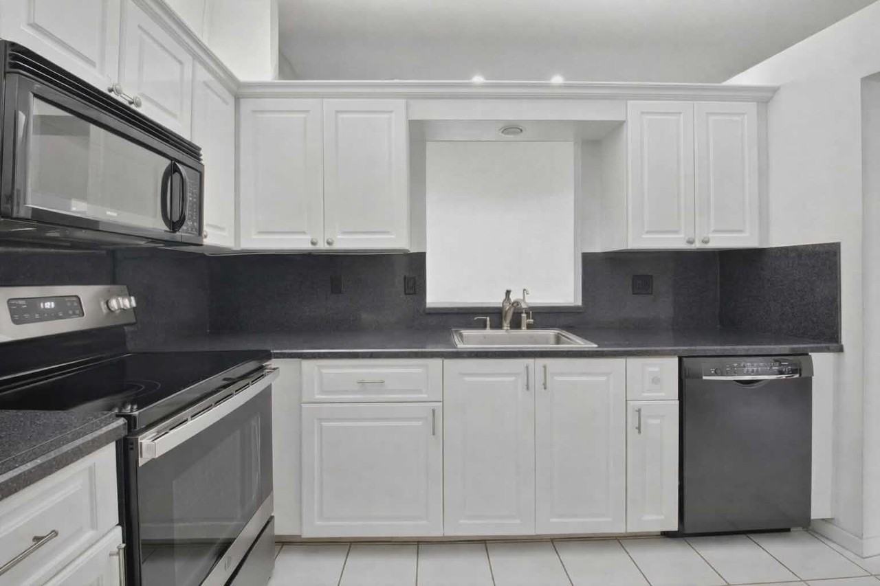 8146 Windgate Dr - Photo 5 of 24