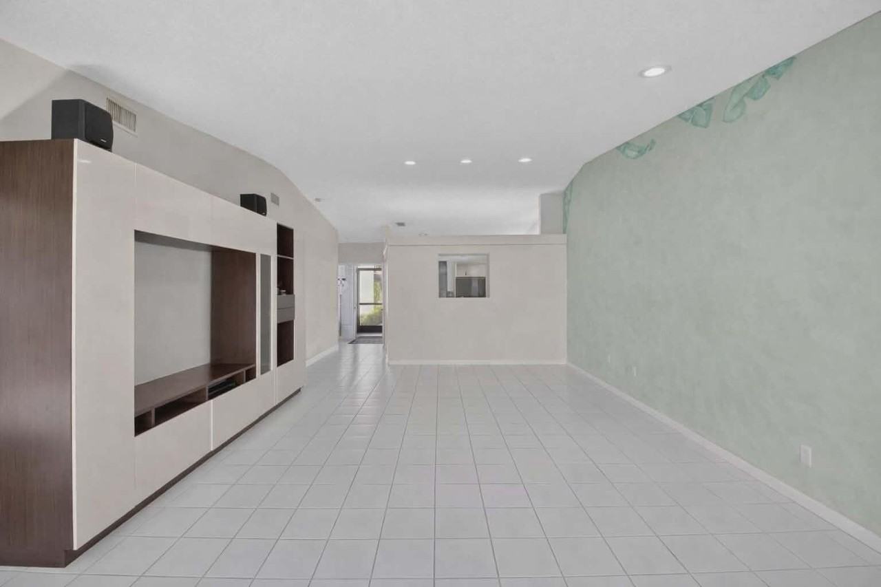 8146 Windgate Dr - Photo 7 of 24