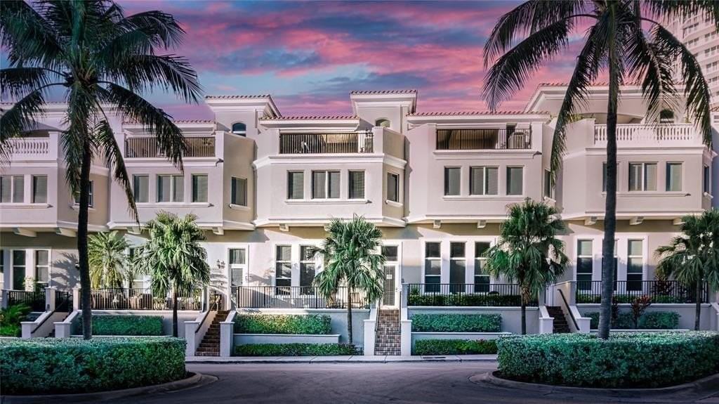 3035 Riomar St - Photo 2 of 27