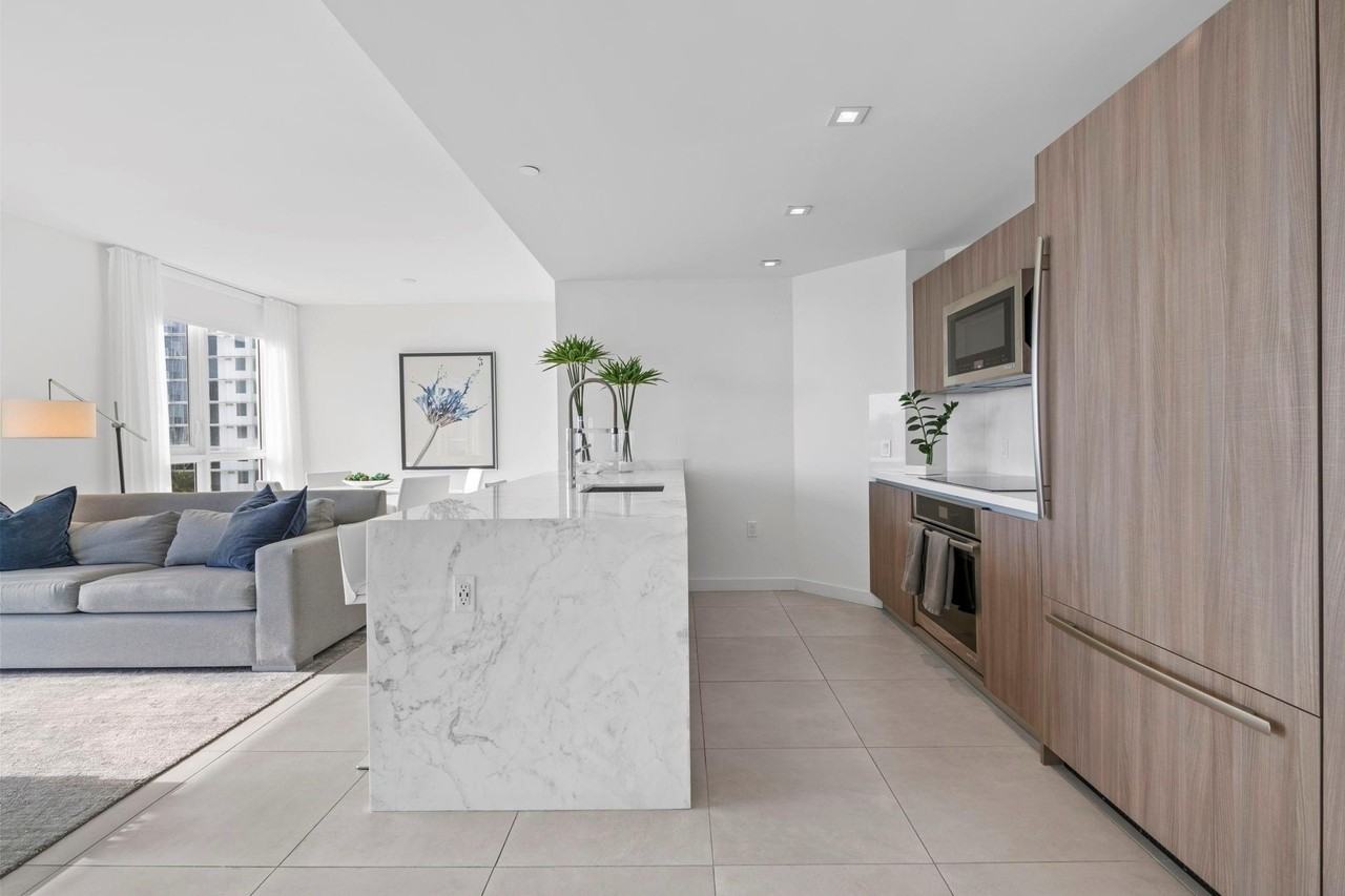 401 N Birch Rd #607 - Photo 4 of 23