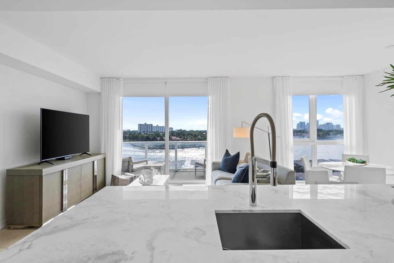 401 N Birch Rd #607 - Photo 6 of 23