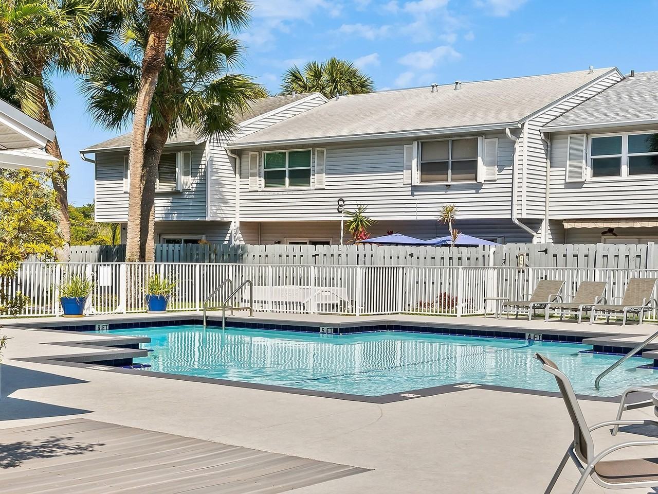 1989 Ne 15th Ave #1989 - Photo 3 of 25