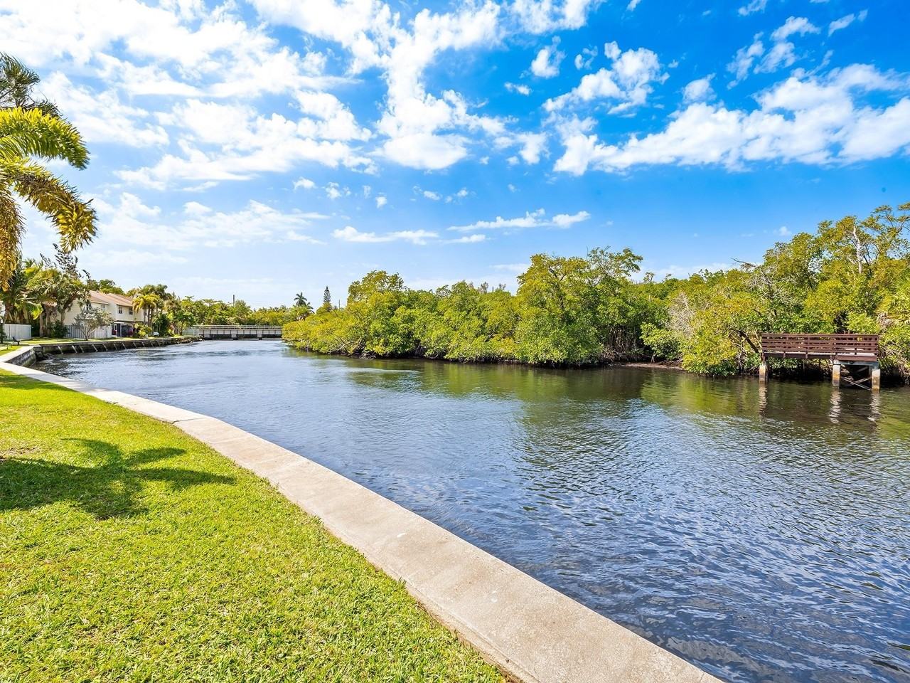 1989 Ne 15th Ave #1989 - Photo 4 of 25