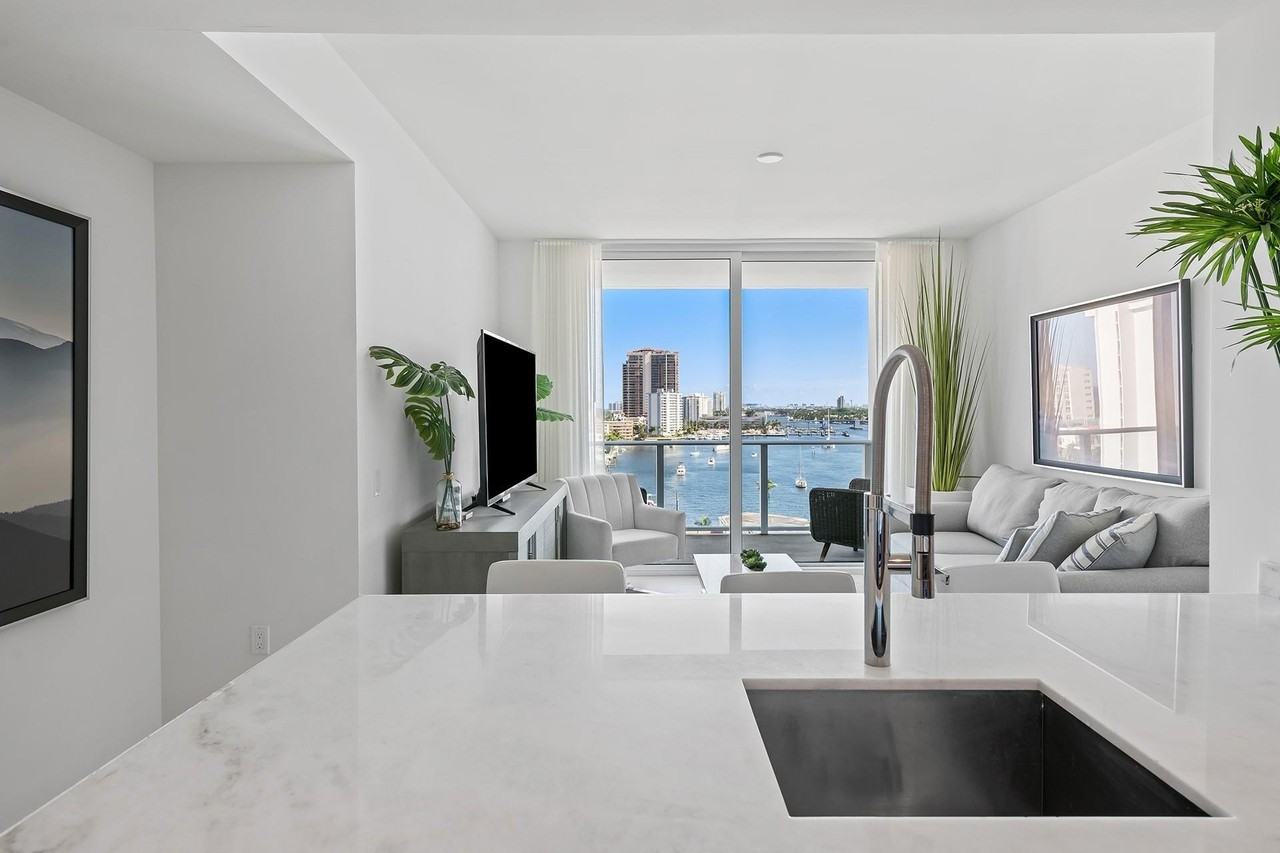 401 N Birch Rd #1003 - Photo 5 of 26