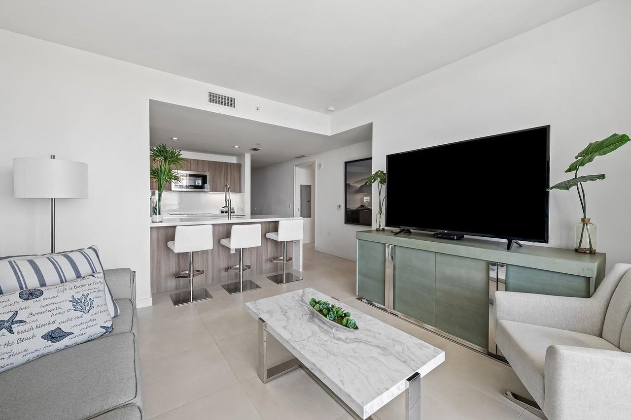 401 N Birch Rd #1003 - Photo 6 of 26