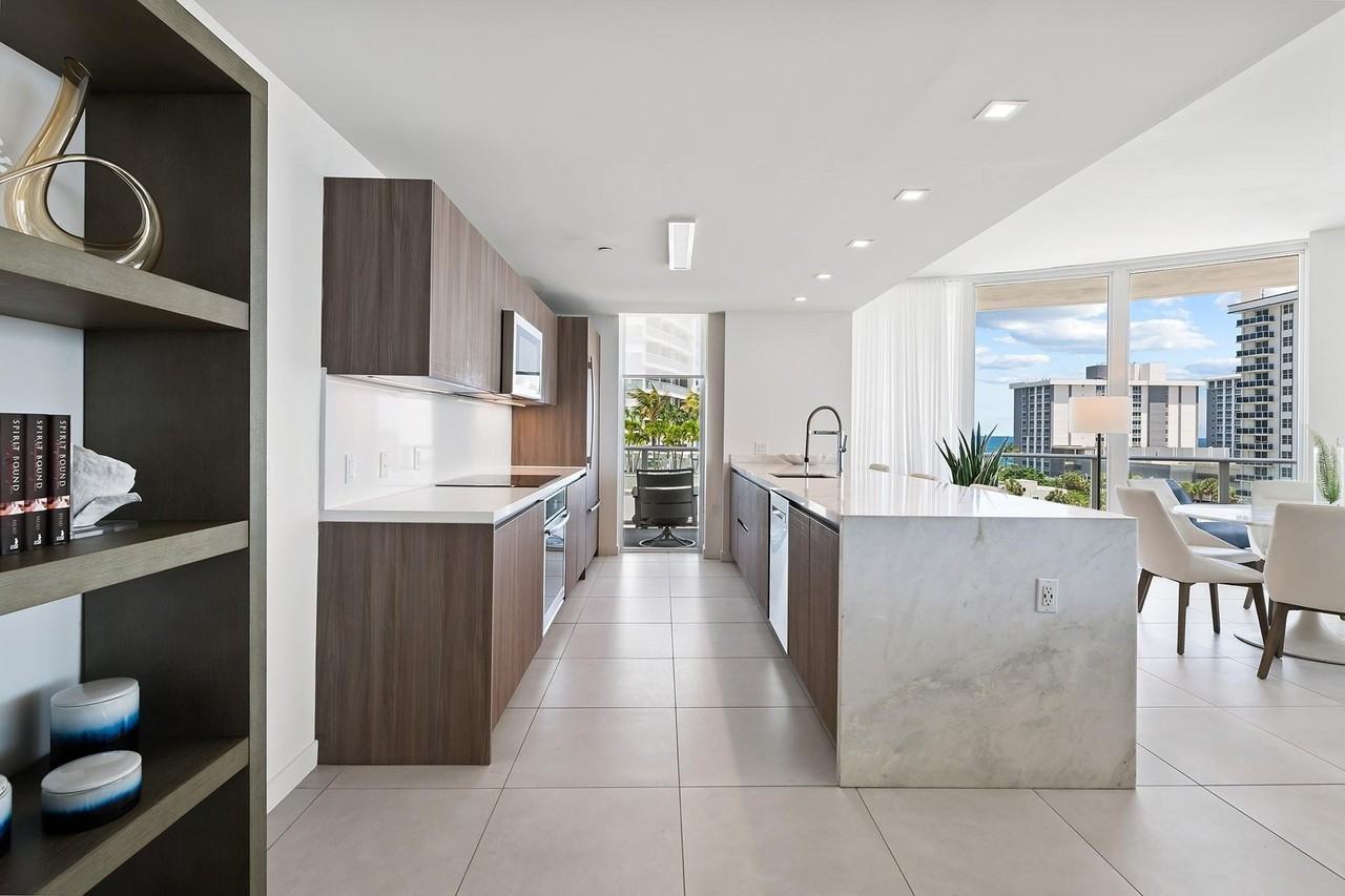 401 N Birch Rd #700 - Photo 7 of 33