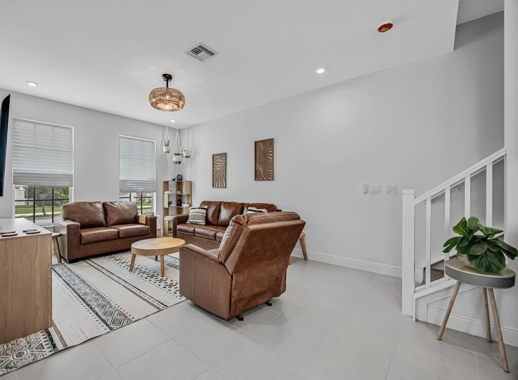 930 Sw Prairie Ave - Photo 3 of 50