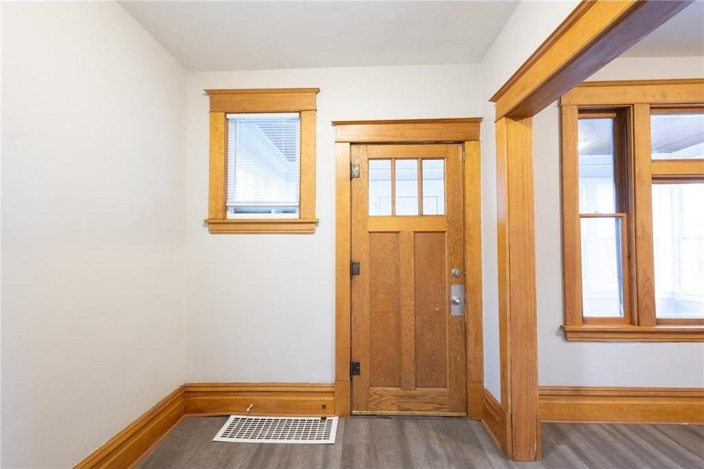 810 Rondo Ave - Photo 3 of 17