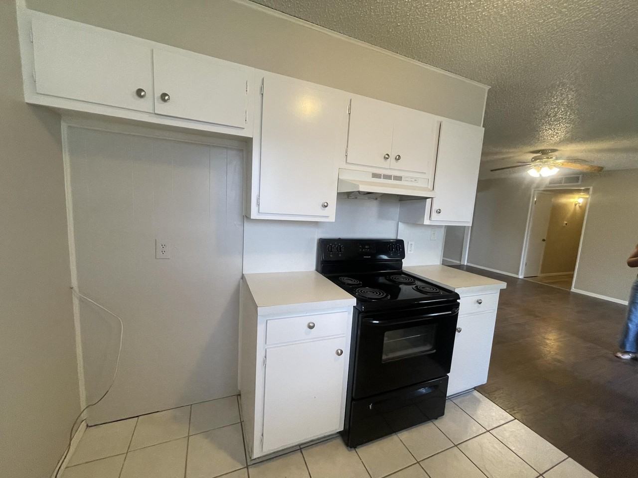 3618 Honeysuckle Ln - Photo 5 of 17