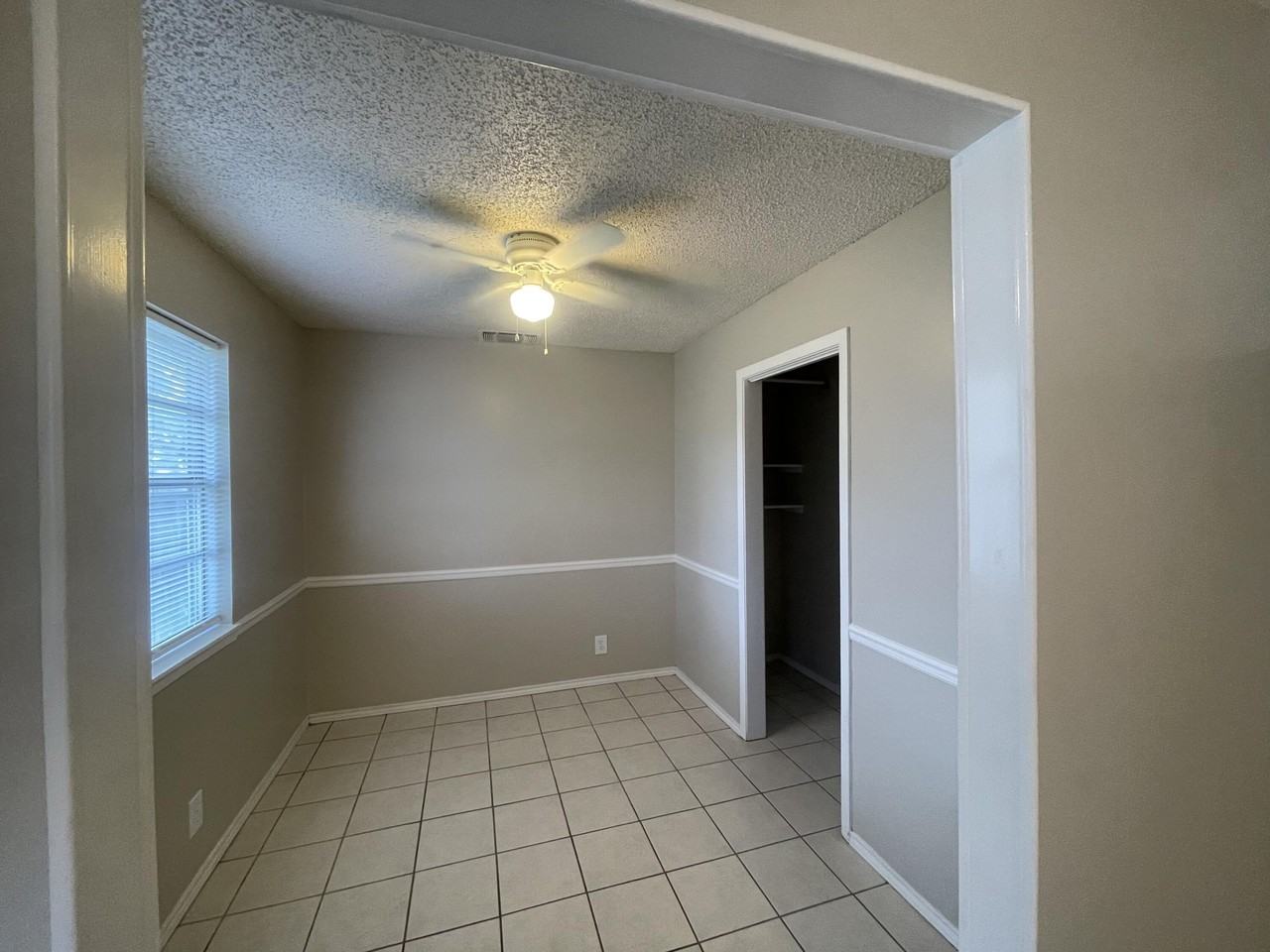 3618 Honeysuckle Ln - Photo 6 of 17