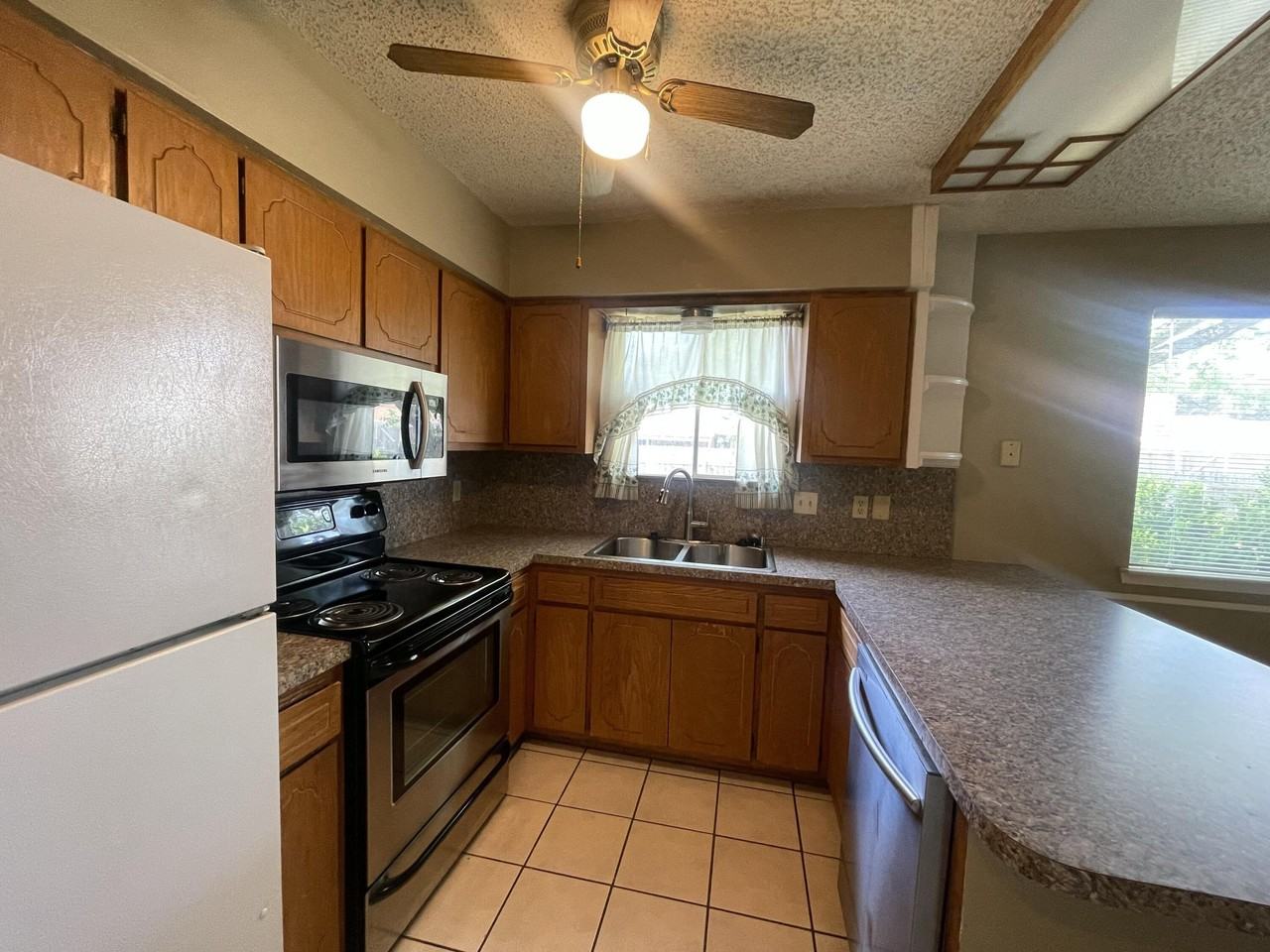 3837 Sandstone Rd - Photo 7 of 14