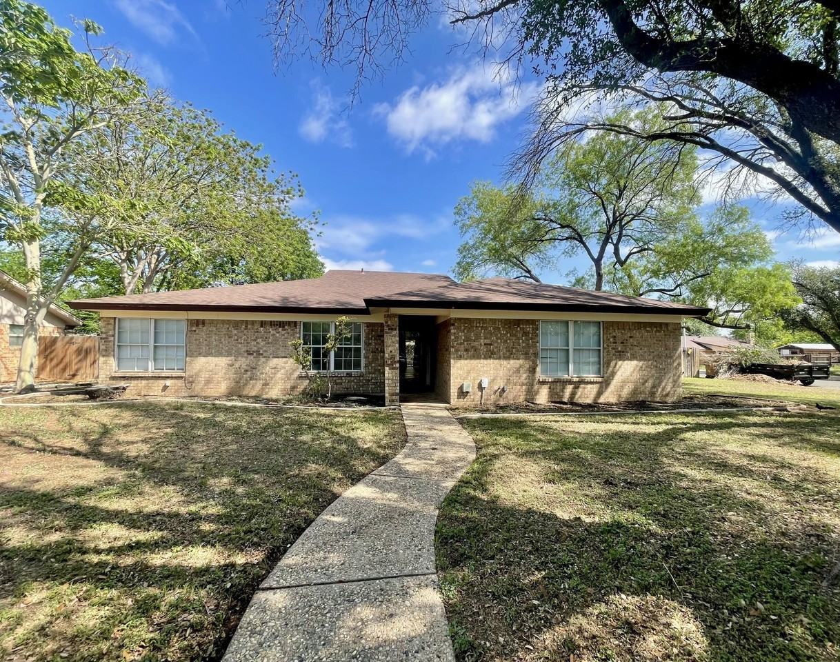 2930 Sierra Cir - Photo 2 of 23