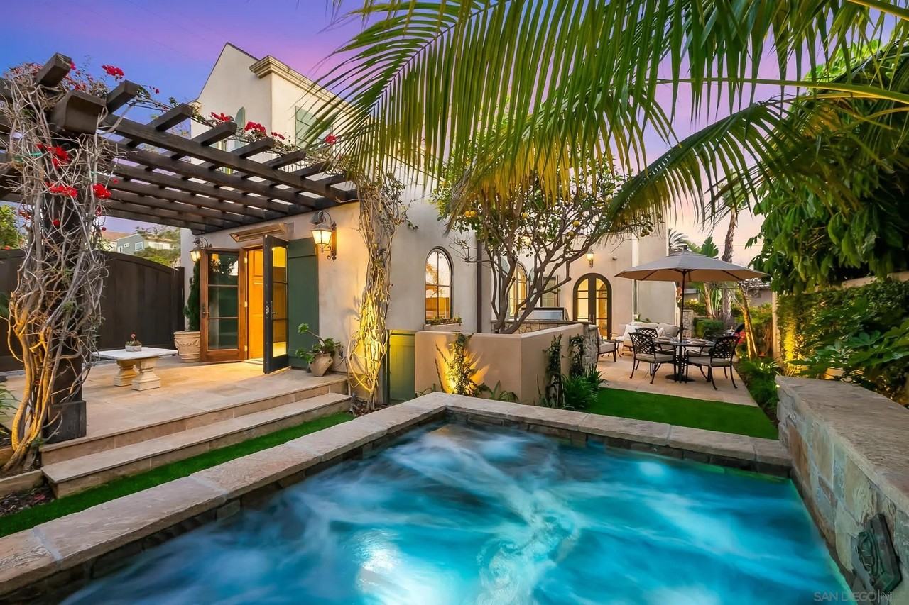 730 Stratford Ct - Photo 4 of 50