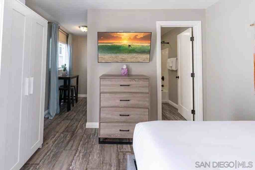 847 Beryl St - Photo 3 of 23