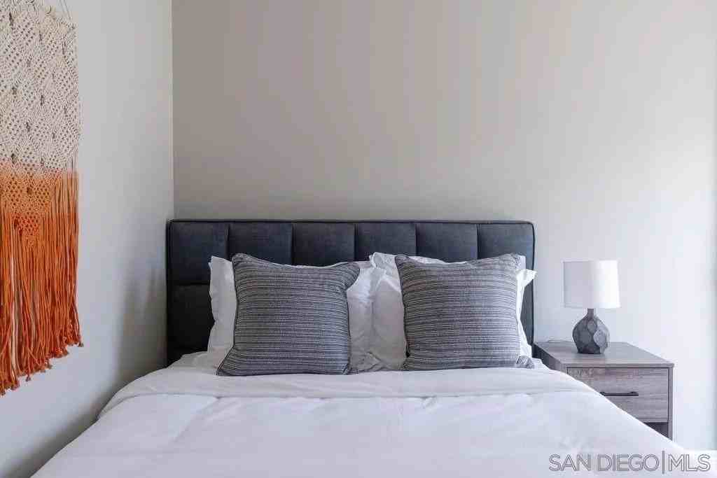 847 Beryl St - Photo 6 of 23