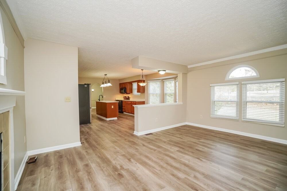 7927 Oak Valley Rd - Photo 5 of 18