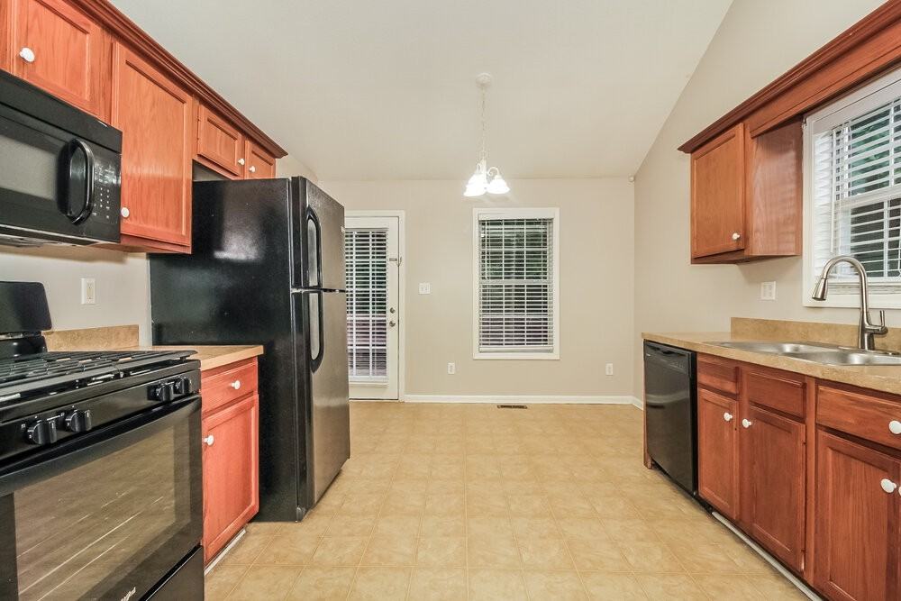 28 Fernwick Ct - Photo 7 of 17