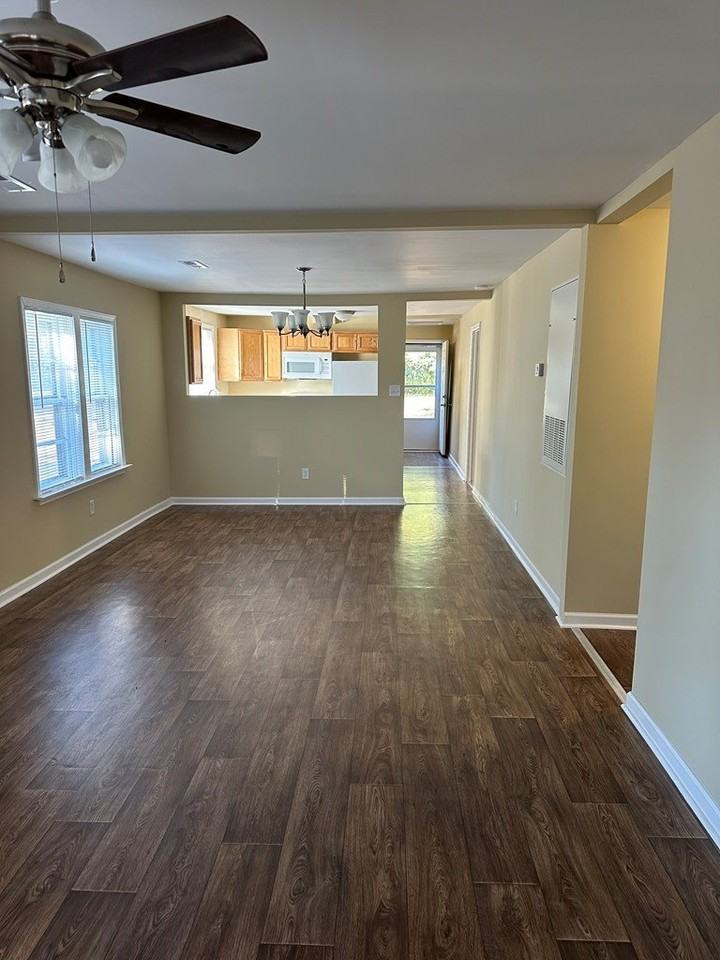 27 Webb Ave - Photo 4 of 15