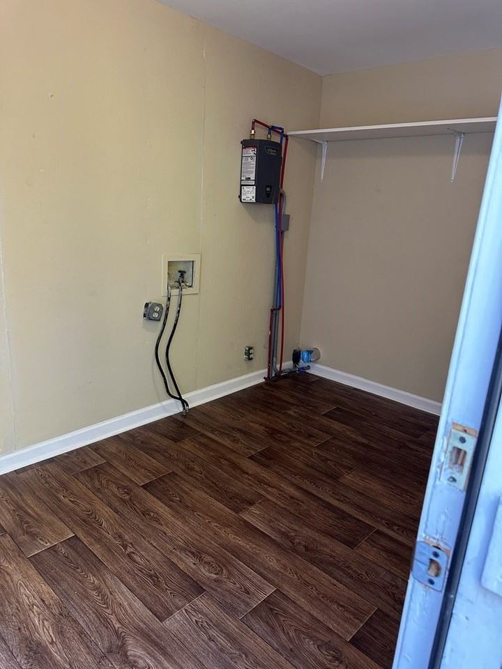 27 Webb Ave - Photo 6 of 15