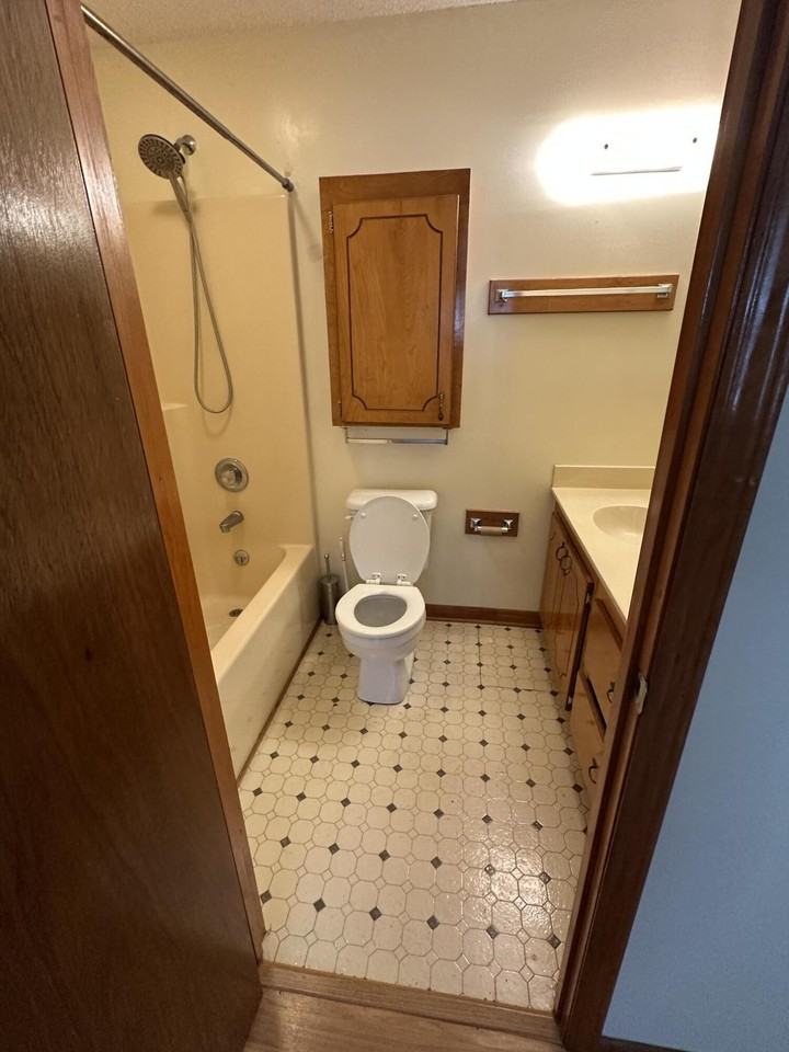 312 Sorin Cir - Photo 5 of 11