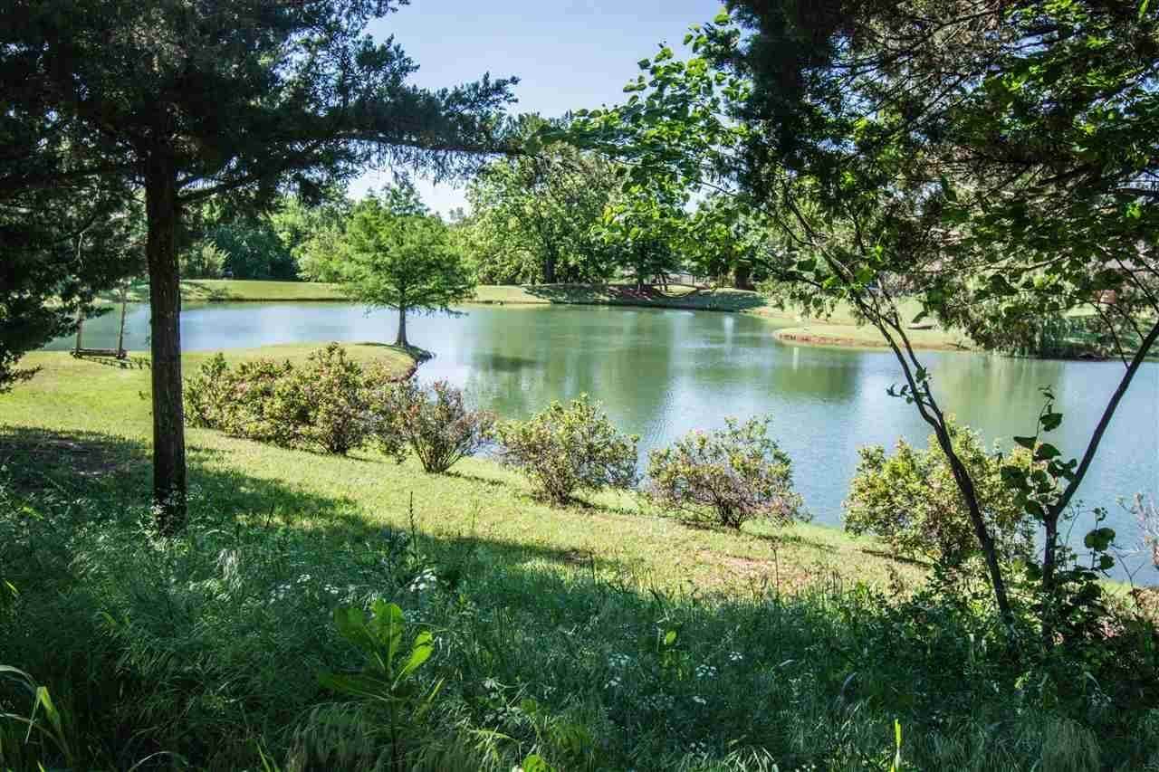 1114 E Connell Ave - Photo 2 of 35