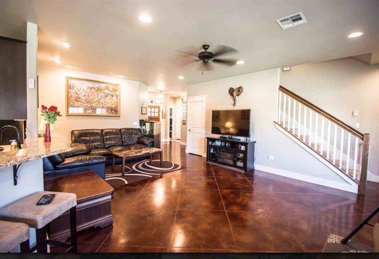 1114 E Connell Ave - Photo 6 of 35