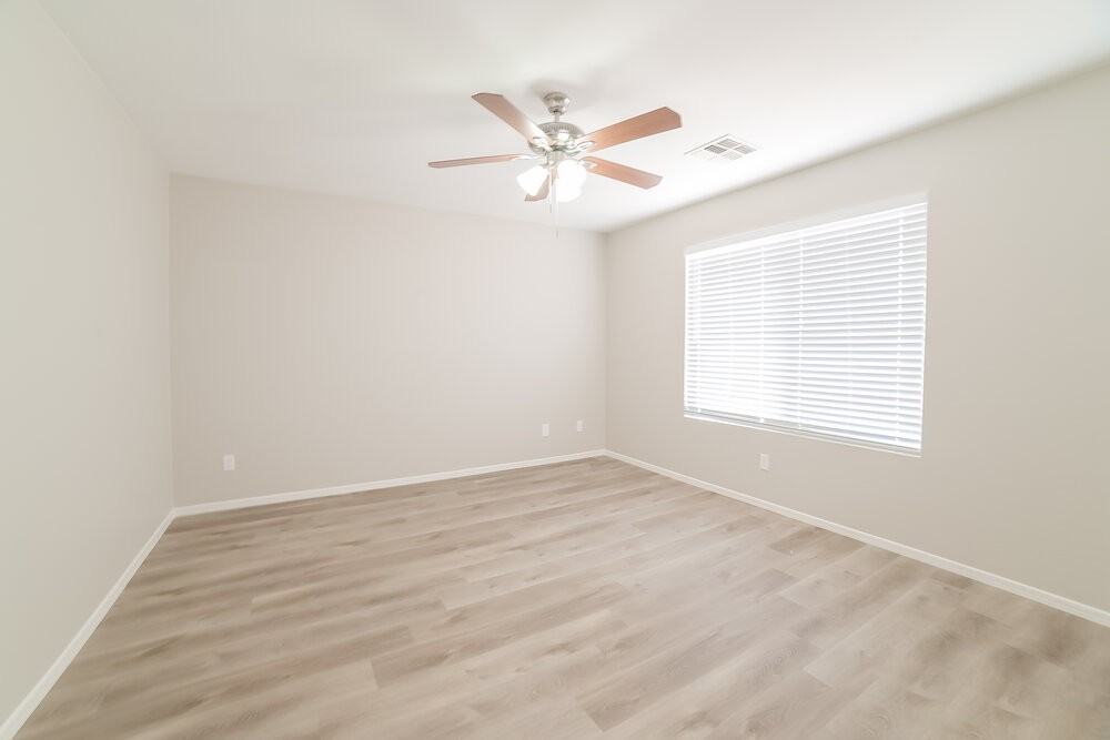 12557 W Mandalay Ln - Photo 7 of 16