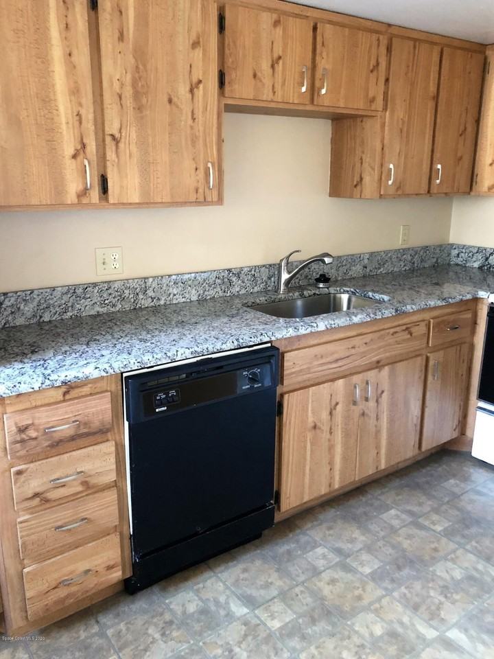 135 Seawind Dr Unit 24 - Photo 5 of 17