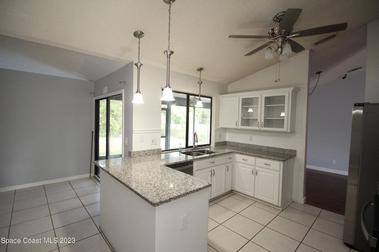 1009 Fairplay Ave Nw - Photo 5 of 20