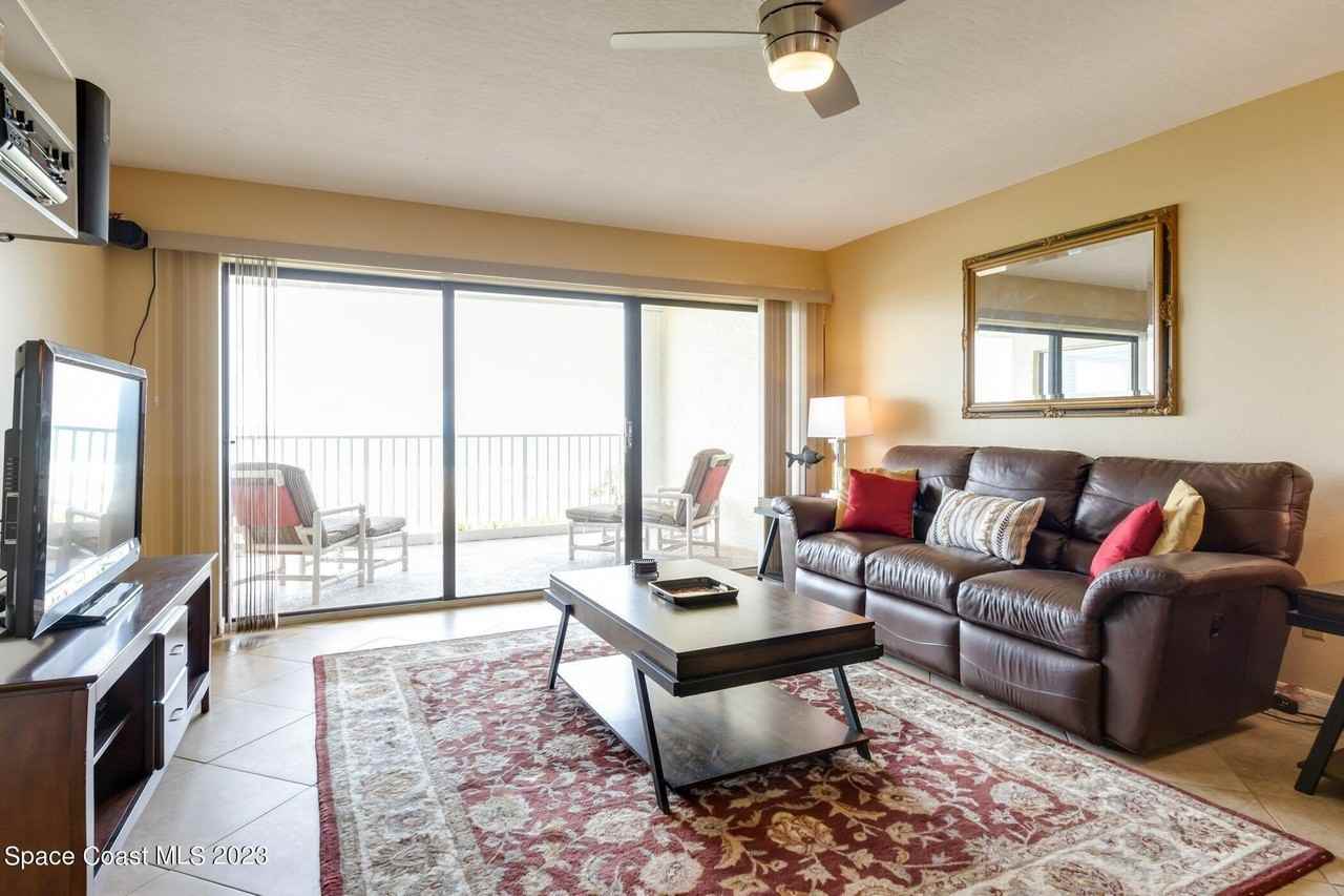 555 Harrison Ave Apt 402 - Photo 6 of 45