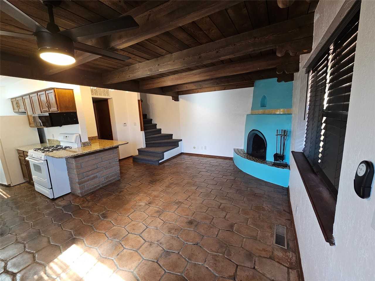 809 Don Diego Ave - Photo 4 of 31