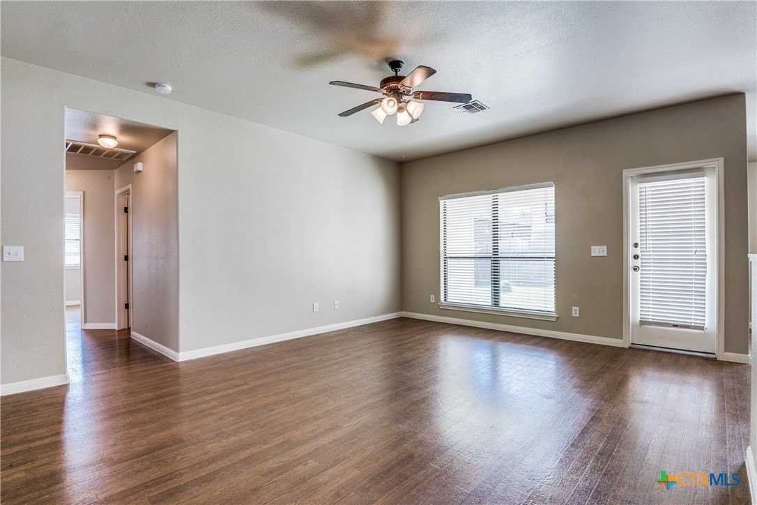 2214 Sun Chase Blvd - Photo 6 of 25