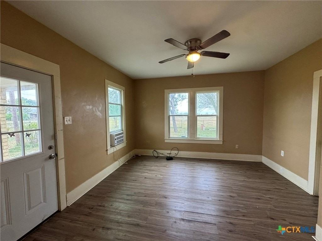 1451 Old Seguin Luling Rd - Photo 3 of 9