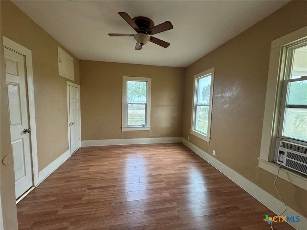 1451 Old Seguin Luling Rd - Photo 4 of 9