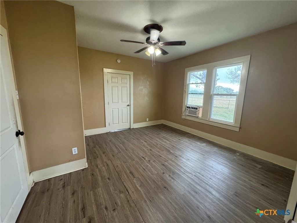 1451 Old Seguin Luling Rd - Photo 5 of 9