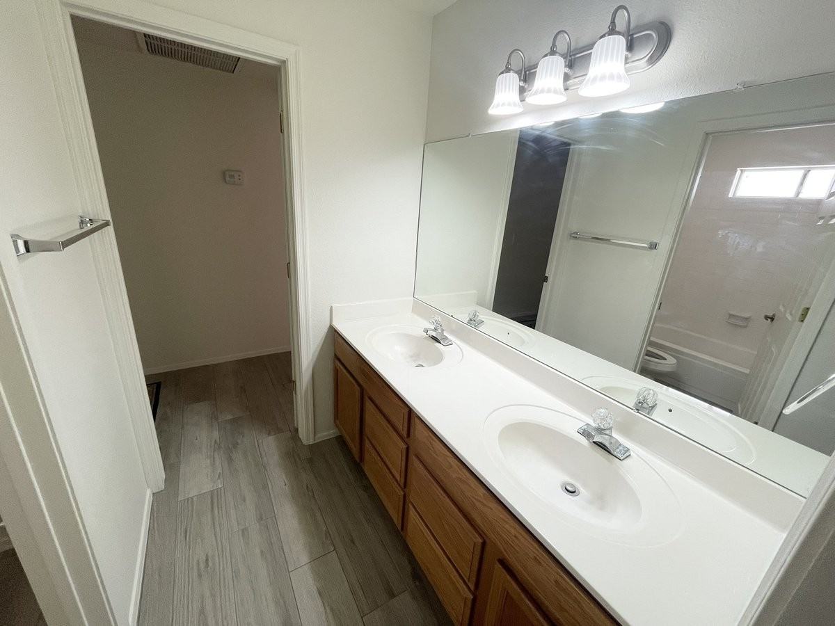 3860 E Acoma Dr - Photo 4 of 22