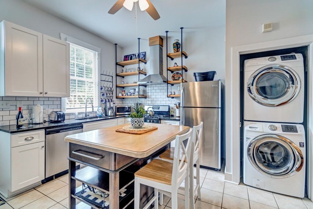 513 E Harris St - Photo 7 of 16