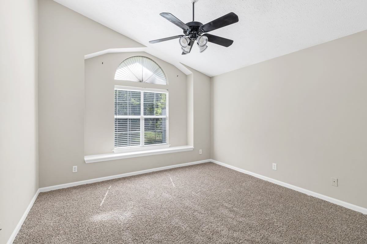 710 Osprey Dr - Photo 3 of 36
