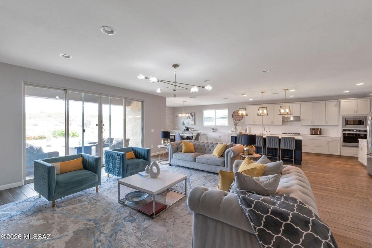 953 E Silver Ray Dr - Photo 5 of 36