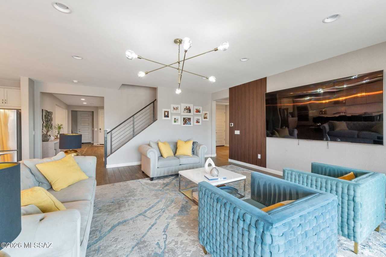 953 E Silver Ray Dr - Photo 7 of 36