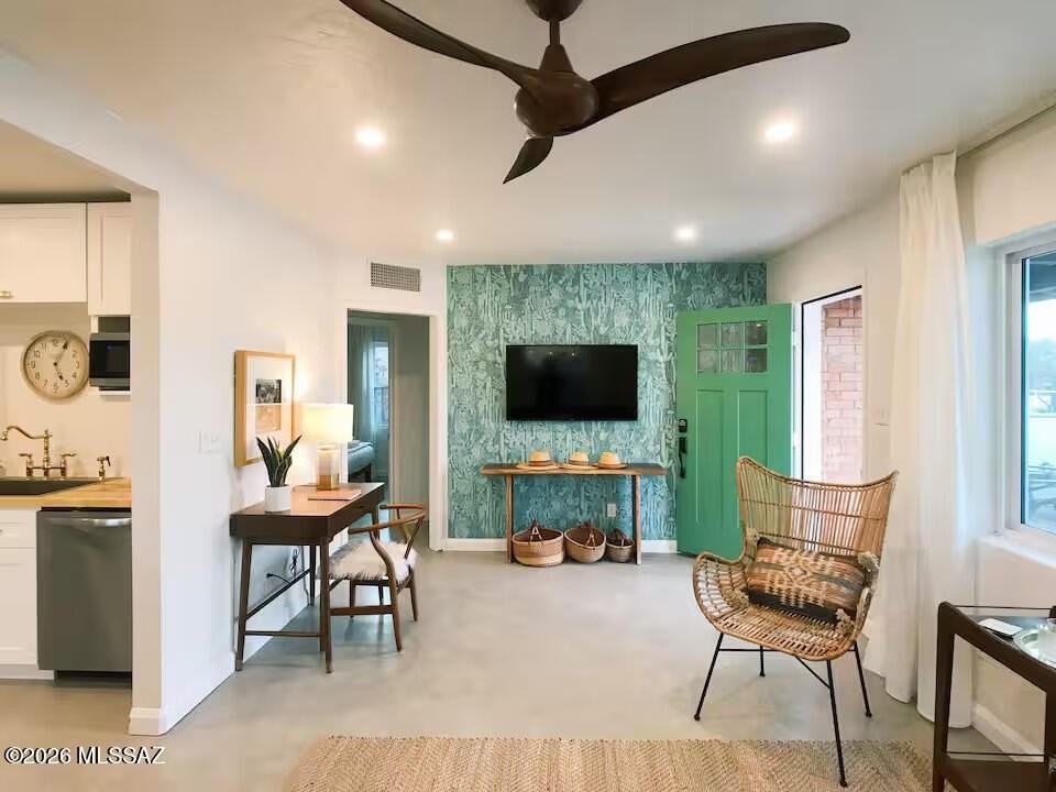 1402 E Roger Rd - Photo 3 of 23