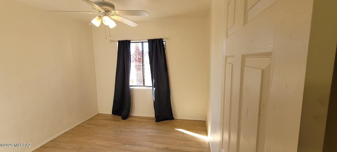 1026 N Catalina Ave - Photo 3 of 7