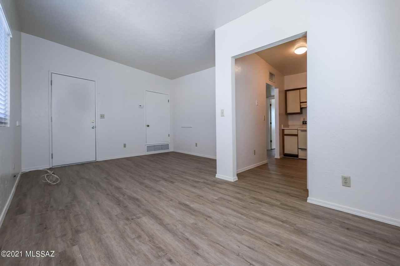312 E 24th St #4 - Photo 6 of 16