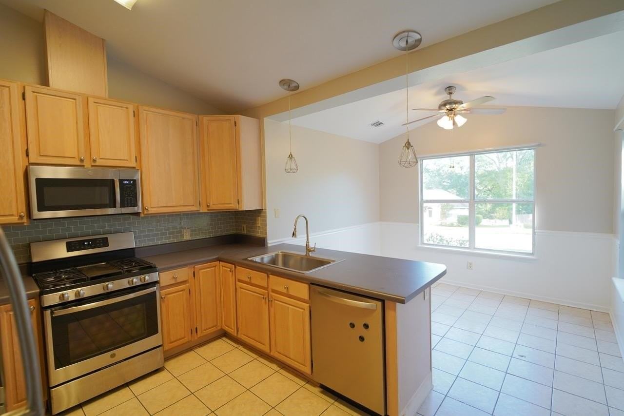 1908 Wagon Wheel Cir E - Photo 4 of 37