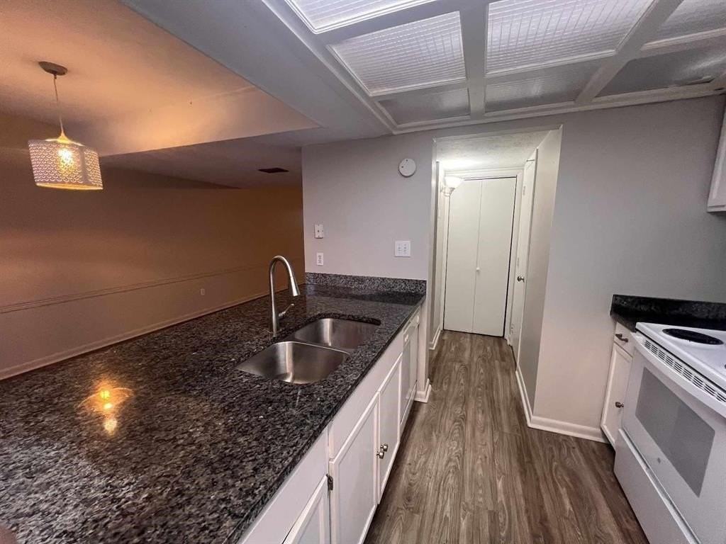 214 Westwood Dr - Photo 2 of 13