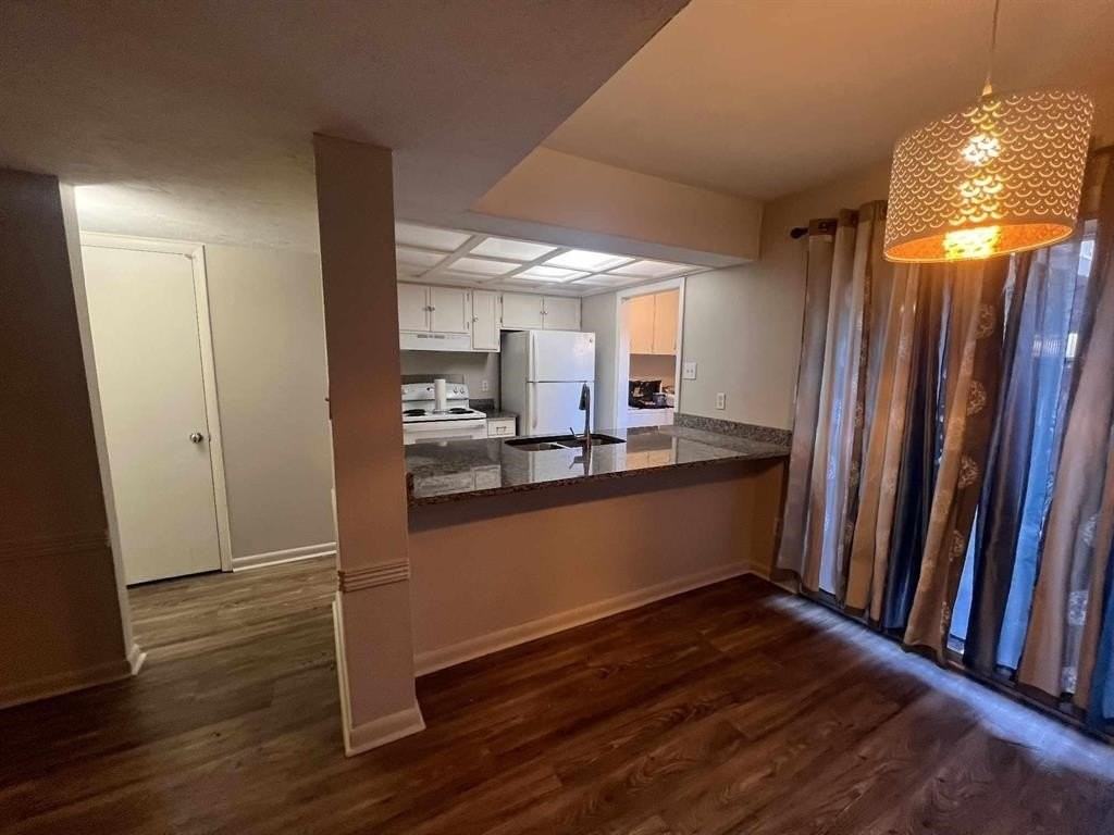 214 Westwood Dr - Photo 4 of 13